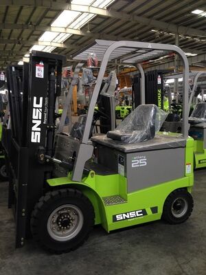 2.5 Ton Capacity Electrical Fork Lift Ideal for Warehouse Operations