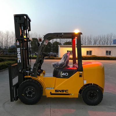 4 टन डीजल फोर्कलिफ्ट 4000 किलोग्राम डीजल चालित फोर्कलिफ्ट 3 मीटर से 6 मीटर तक उठाने की ऊंचाई