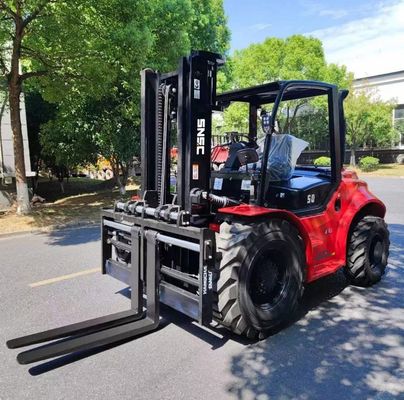 3 टन 3.5 टन 5 टन 4 व्हील ड्राइव फोर्कलिफ्ट 2WD आउटडोर फोर्कलिफ्ट