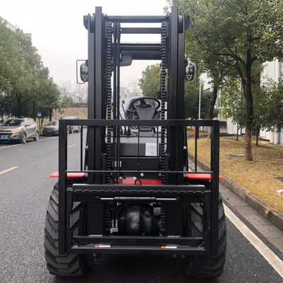 3.5 टन 4x4 फोर्कलिफ्ट छोटे असमान इलाके फोर्कलिफ्ट FD35 डीजल इंजन