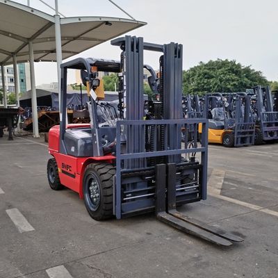डीजल रफ टेर्रेन फोर्क लिफ्ट 3 स्टेज मास्ट ऑफ टेर्रेन फोर्कलिफ्ट